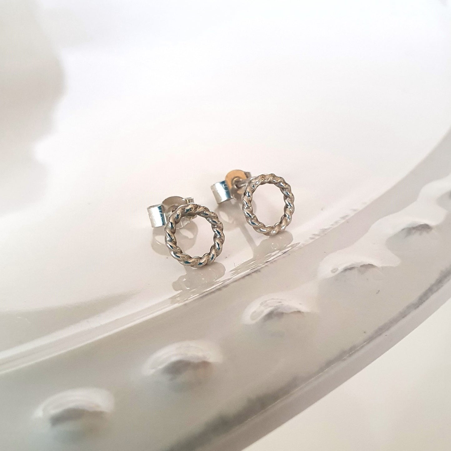 Twisted Wire Studs