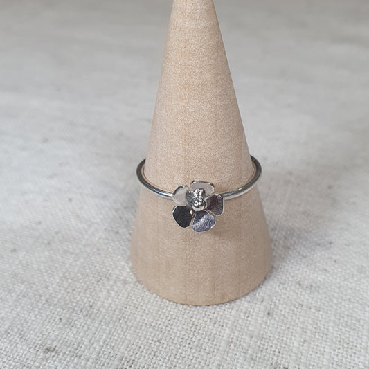 Single Flower Ring
