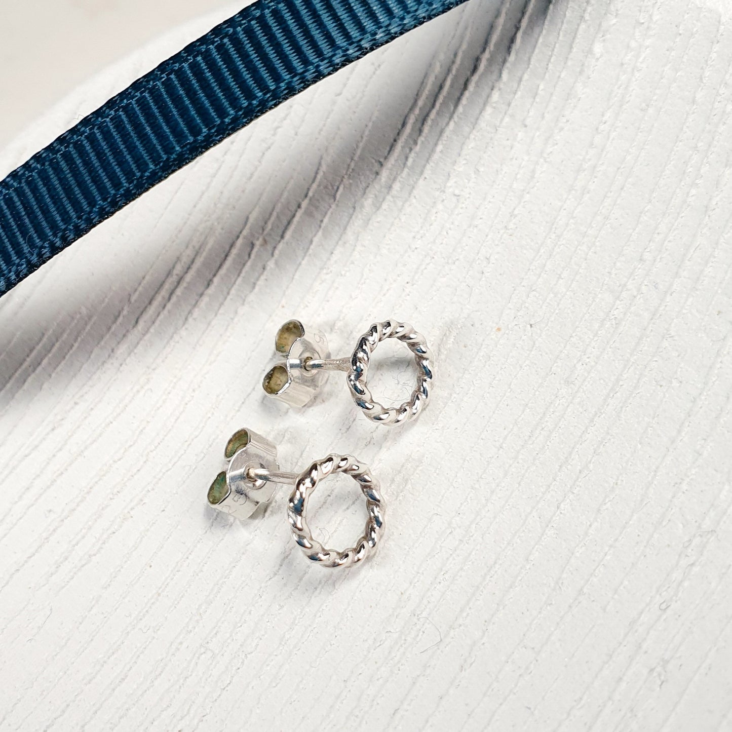 Twisted Wire Studs