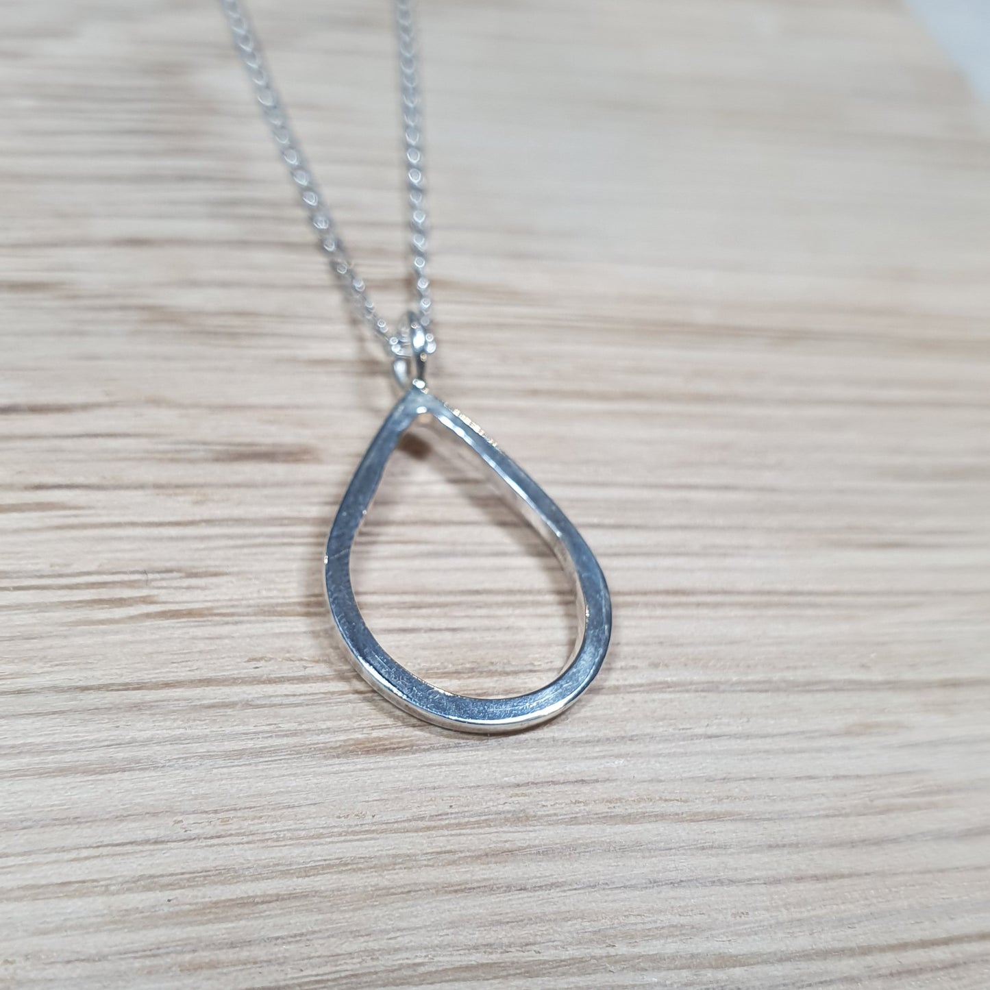 Teardrop necklace medium